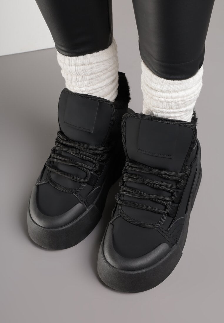 Czarne Sneakersy z Ociepleniem na Platformie z Tłoczeniem Newedela