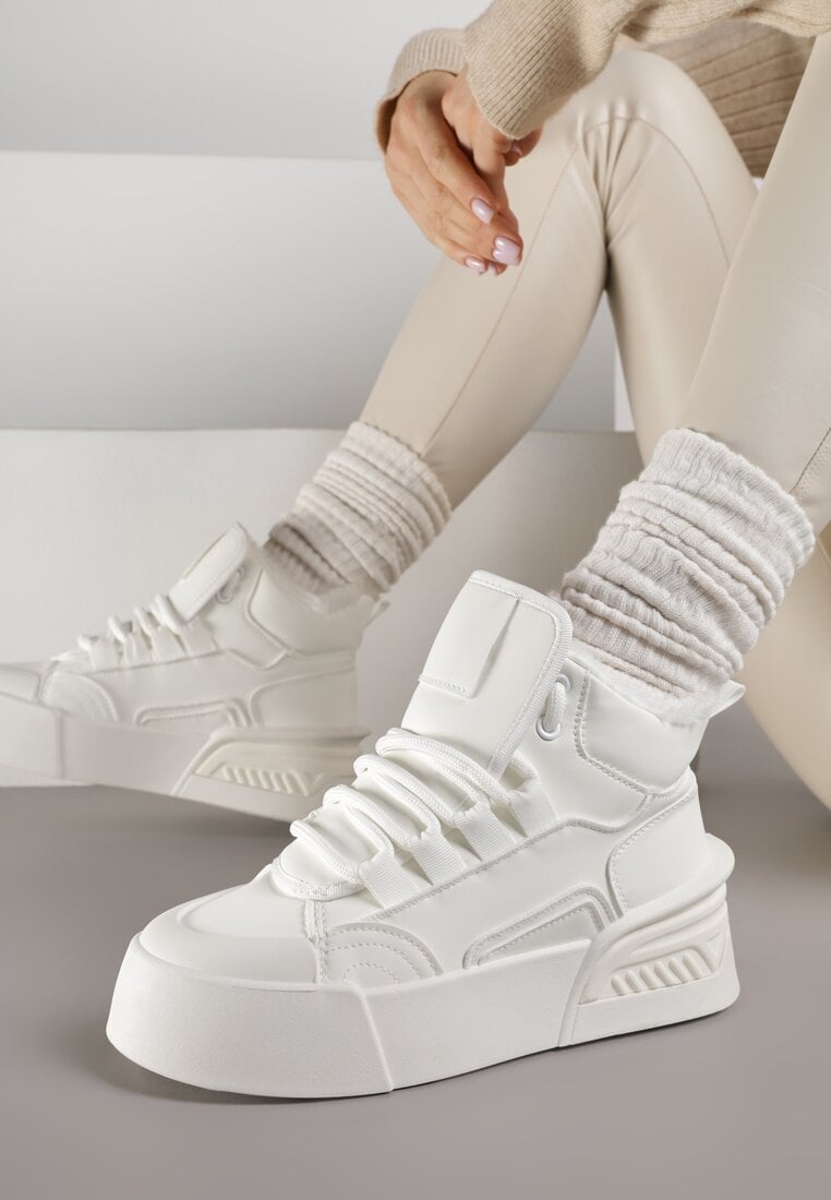 Białe Sneakersy z Ociepleniem na Platformie z Tłoczeniem Newedela