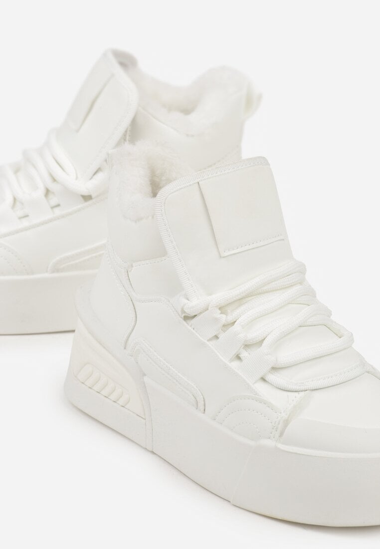 Białe Sneakersy z Ociepleniem na Platformie z Tłoczeniem Newedela