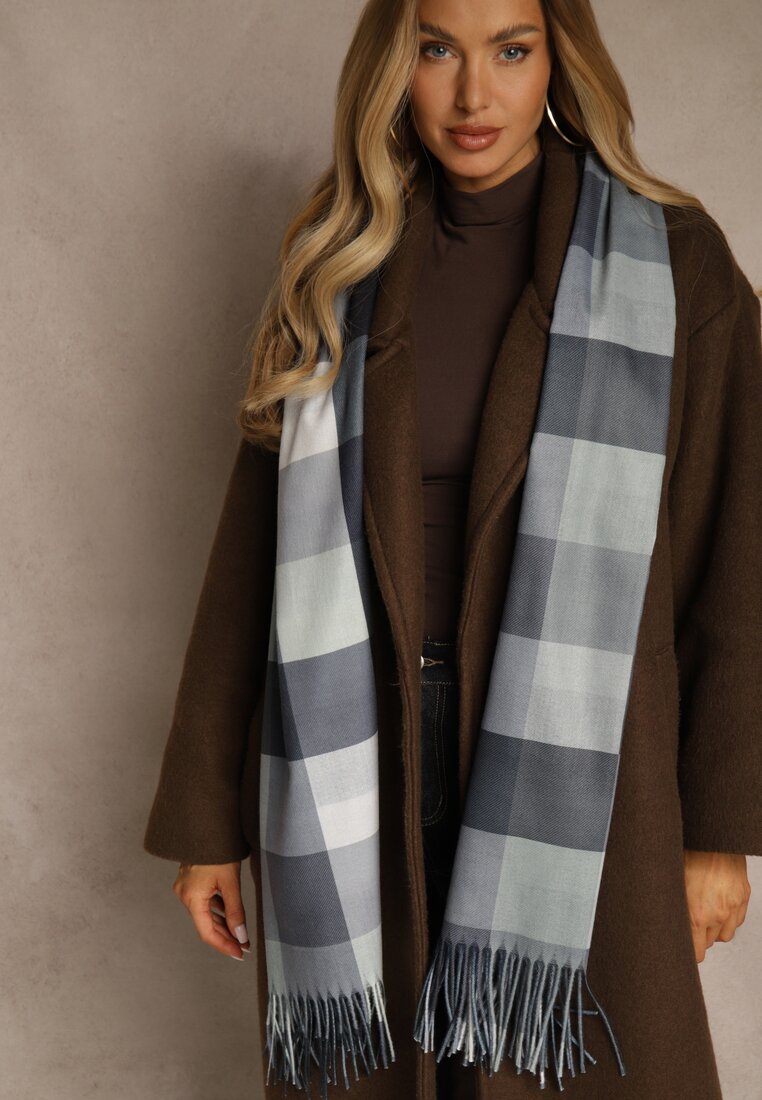 Czarny Wiskozowy Szalik z Frędzlami Zdobiony Wzorem w Kratę Etefera