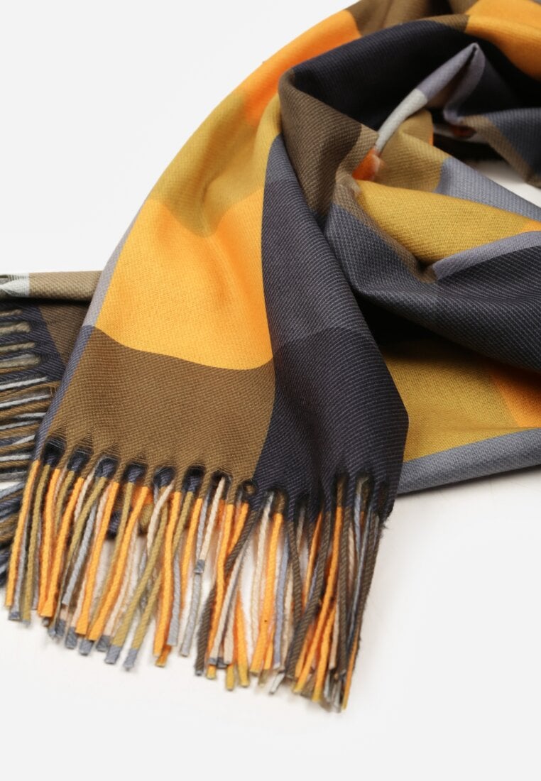 Żółty Wiskozowy Szalik z Frędzlami Zdobiony Wzorem w Kratę Etefera