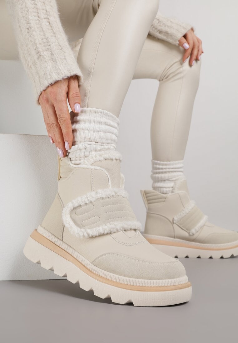 Beżowe Śniegowce Ozdobione Futerkiem i Przeszyciami Newelara