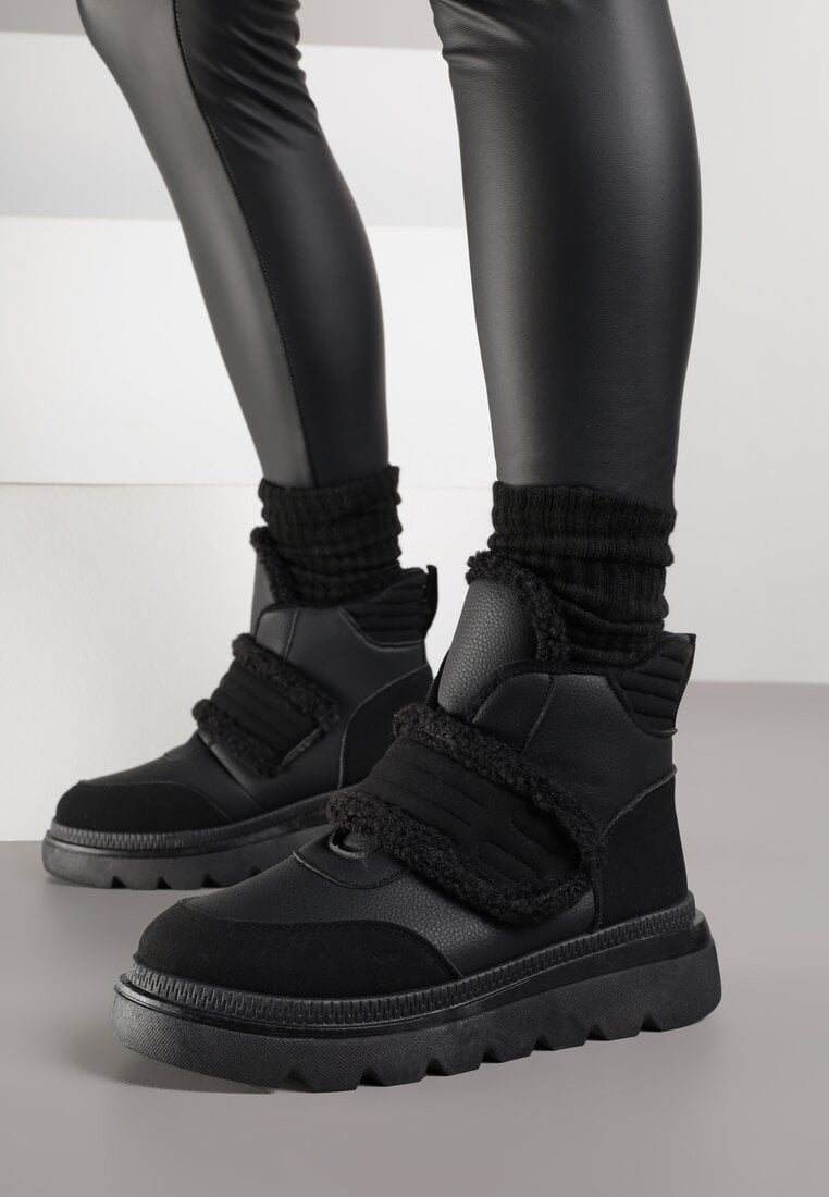 Czarne Śniegowce Ozdobione Futerkiem i Przeszyciami Newelara