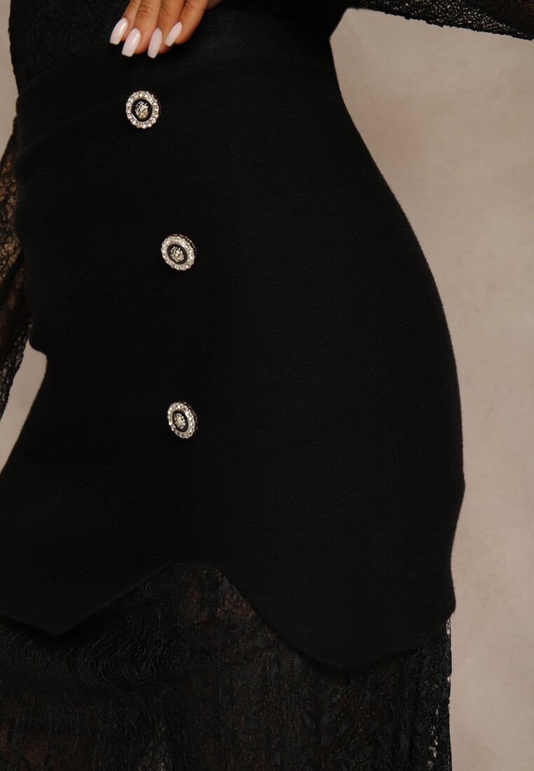 Czarna Spódnica z Dzianiny z Wiskozą z Koronkowym Dołem Zdobiona Guzikami Sewune