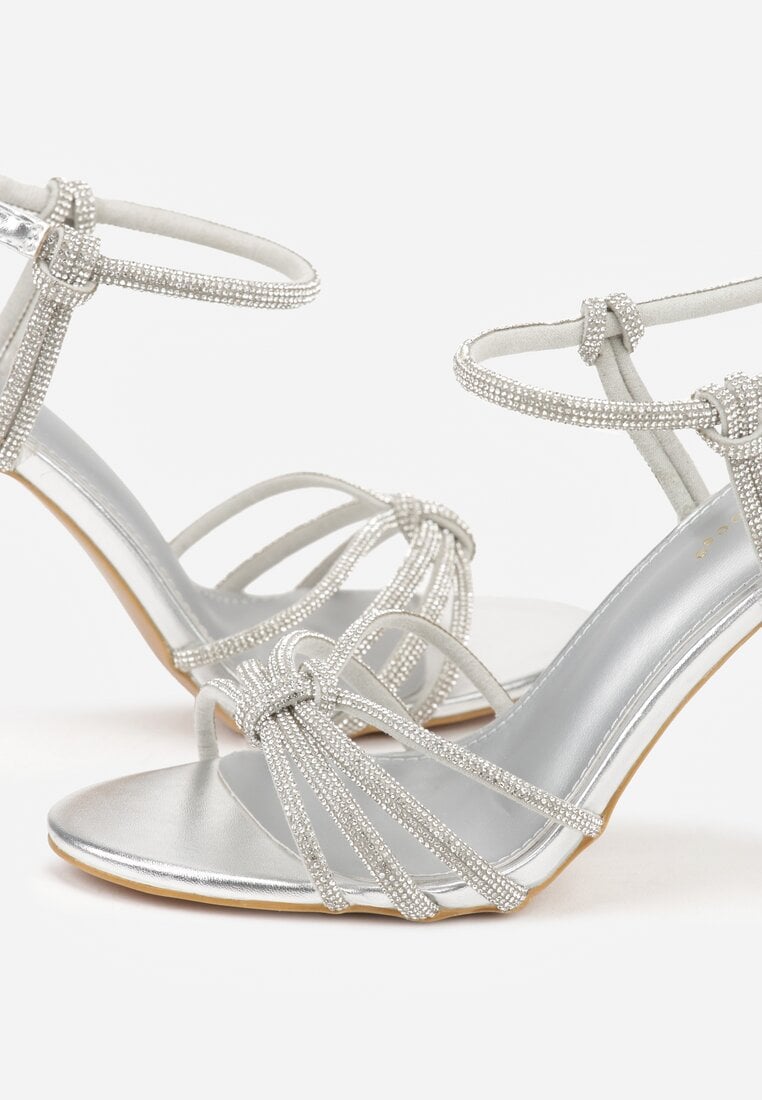 Srebrne Sandały na Szpilce z Przeplatanymi Paskami z Cyrkoniami Lunafera