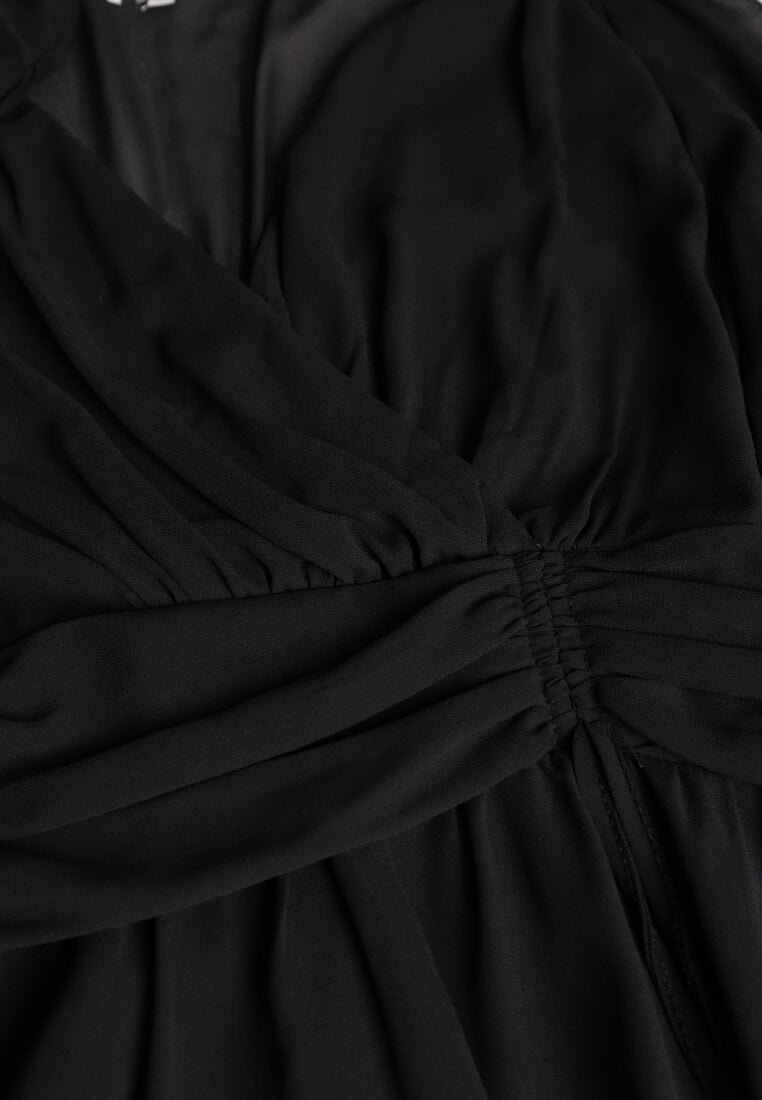 Czarna Siateczkowa Sukienka o Rozkloszowanym Kroju z Dekoltem w Serek Zennela