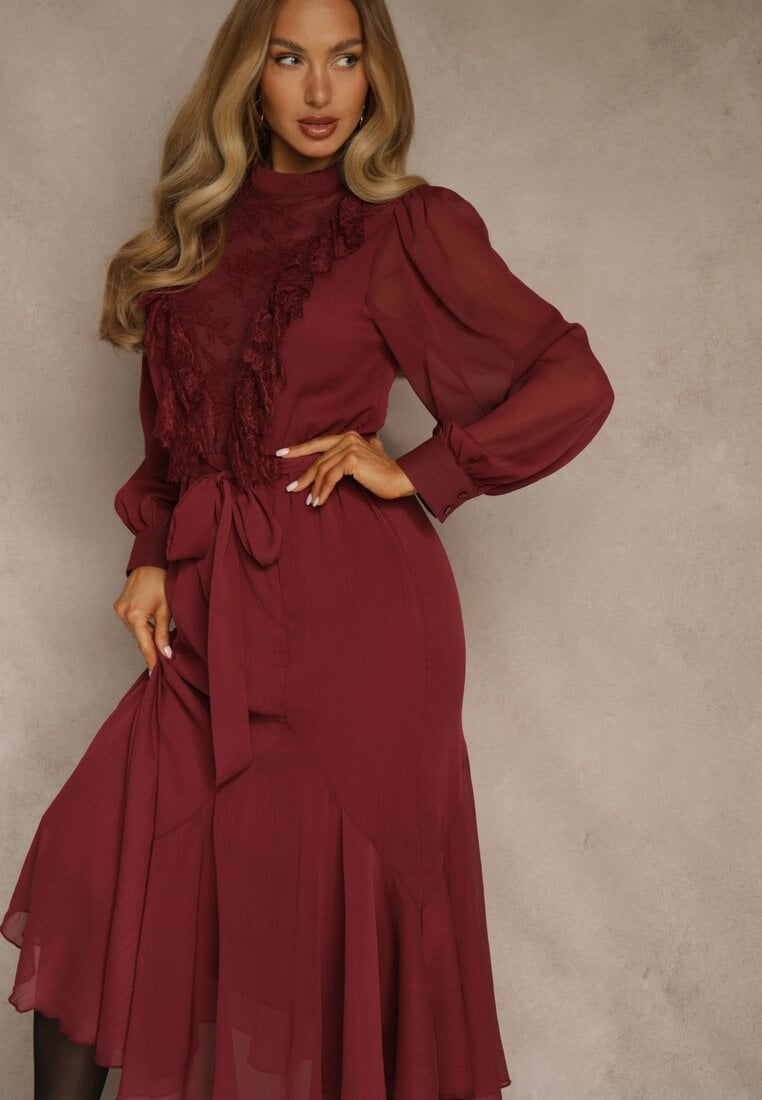 Bordowa Romantyczna Sukienka z Bufiastymi Rękawami i Falbanką z Koronki Sewmira