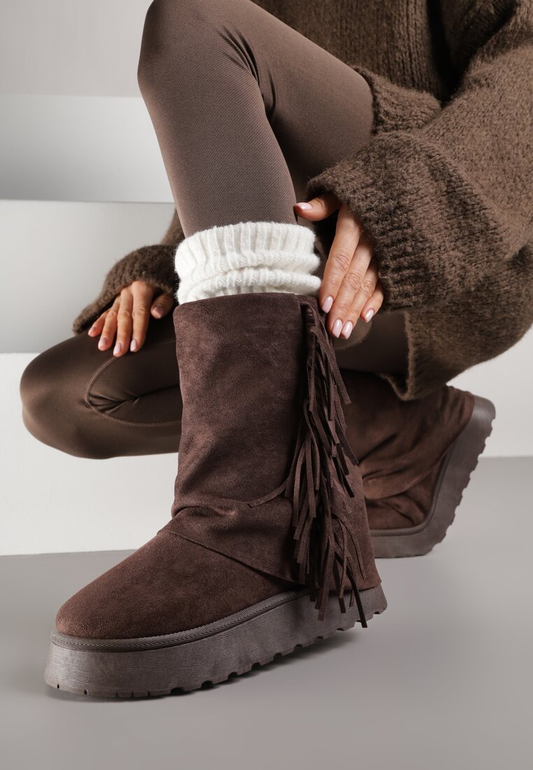 Brązowe Botki Śniegowce z Wywiniętą Cholewką Zdobioną Frędzlami Sewela