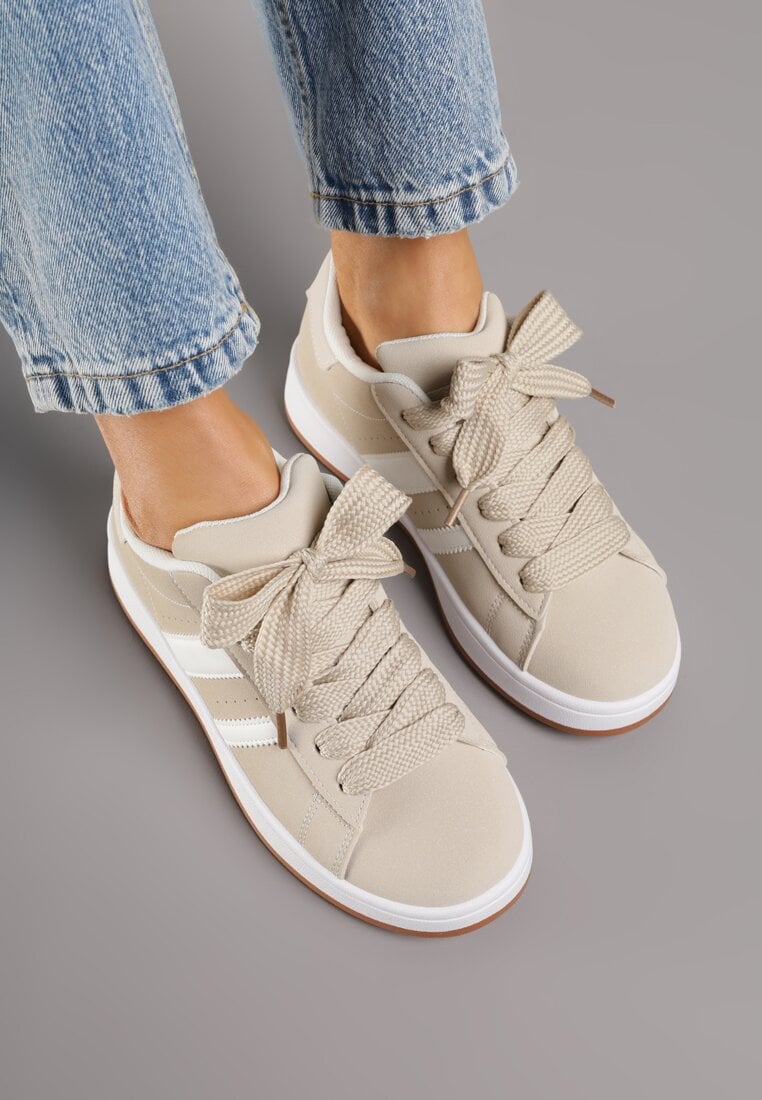 Beżowo-Białe Sneakersy na Niskiej Platformie z Naszywkami Flordexia