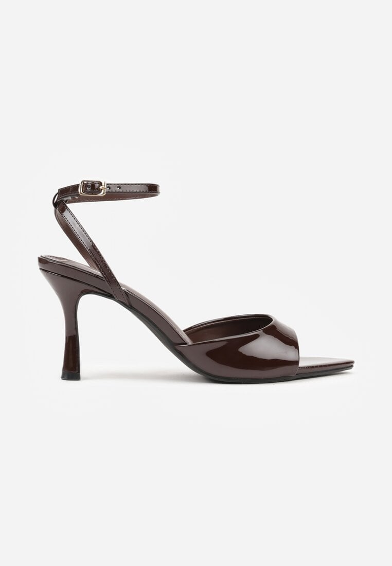 Brązowe Sandały na Szpilce z Paskiem z Klamerką i Lakierowanym Połyskiem Celafere