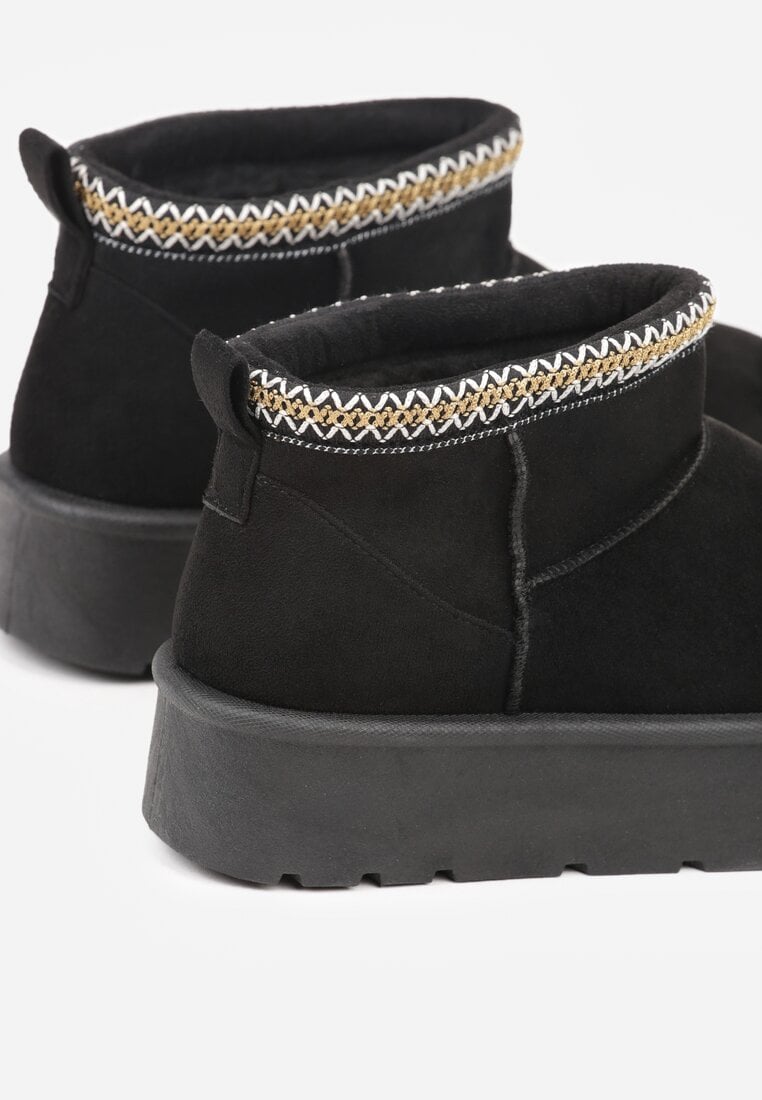 Czarne Śniegowce na Platformie z Haftem przy Cholewce Sewnera