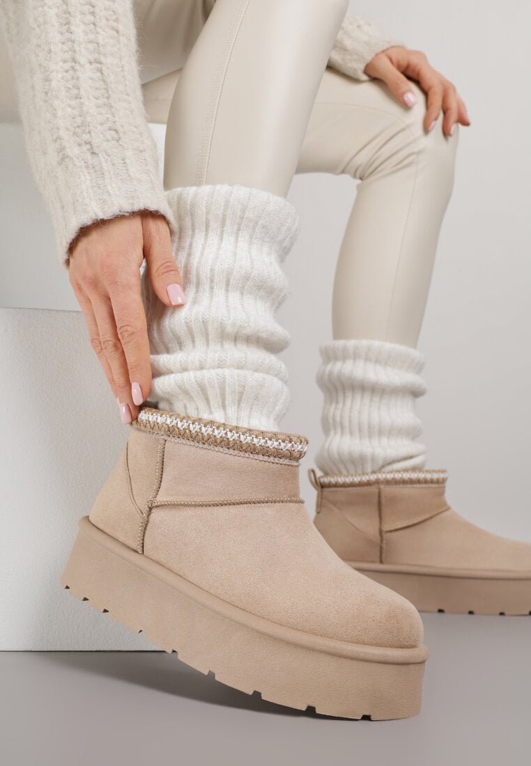 Ciemnobeżowe Śniegowce na Platformie z Haftem przy Cholewce Sewnera