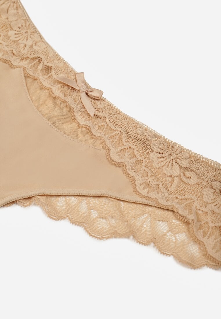 Beżowe Majtki Stringi Ozdobione Koronką Phisoris