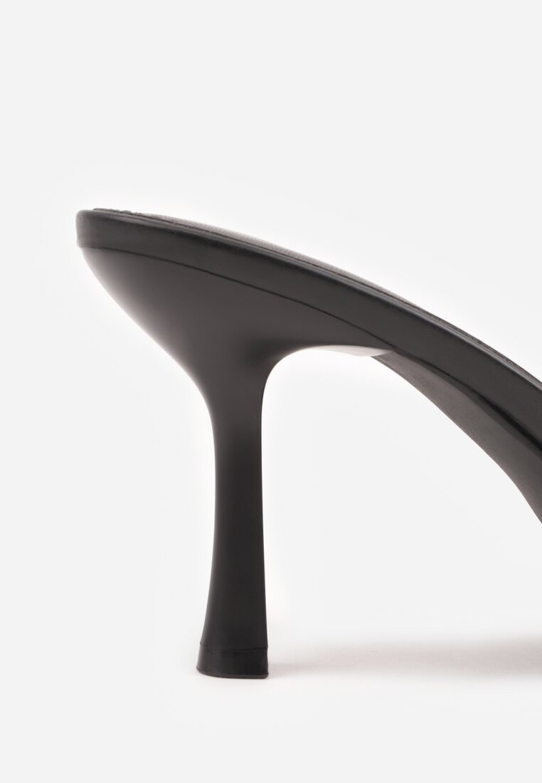 Czarne Klapki na Szpilce ze Szpiczastym Odkrytym Noskiem Sewnila