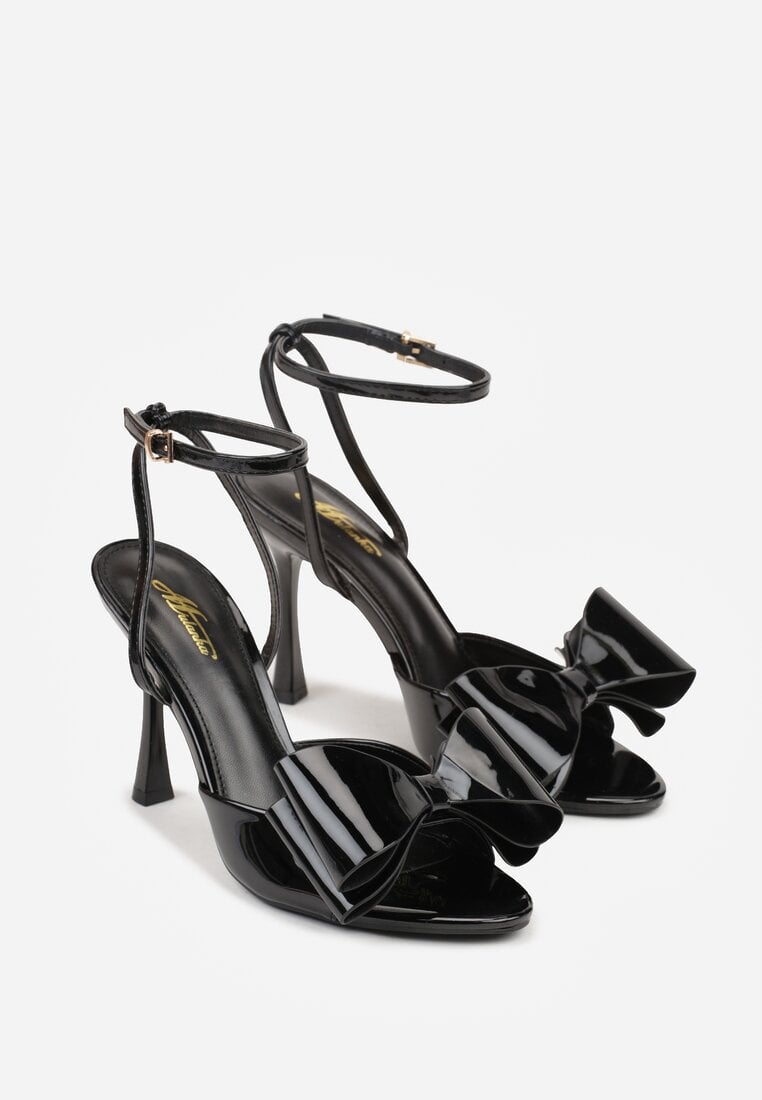 Czarne Lakierowane Sandały z Kokardkami Orimoni