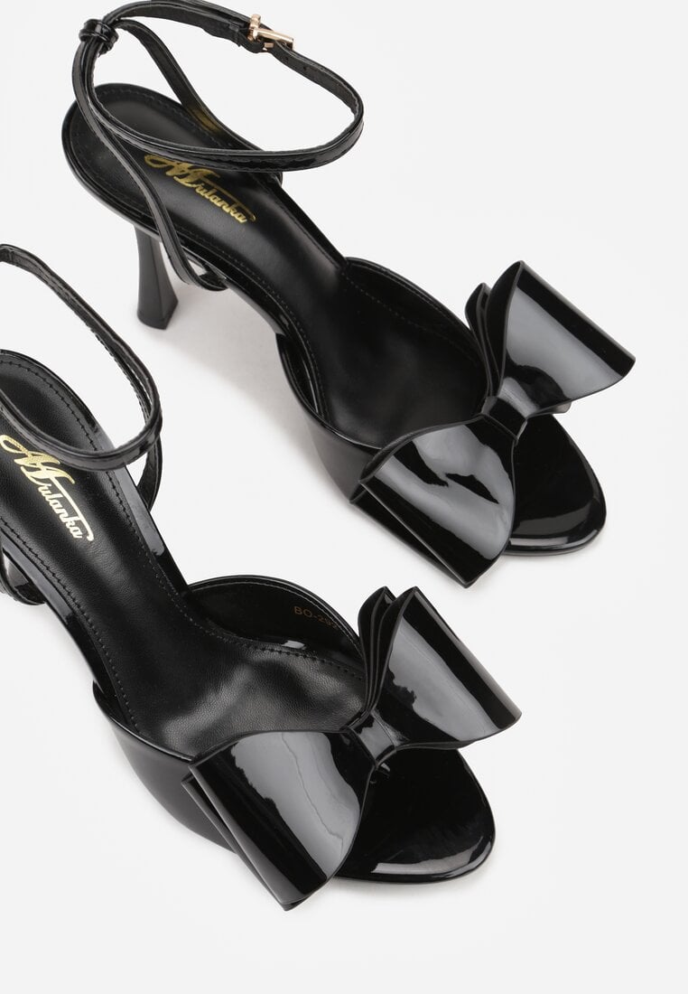 Czarne Lakierowane Sandały z Kokardkami Orimoni