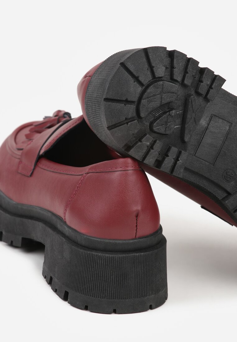 Bordowe Mokasyny na Platformie Ozdobione Frędzlami Sewrisa