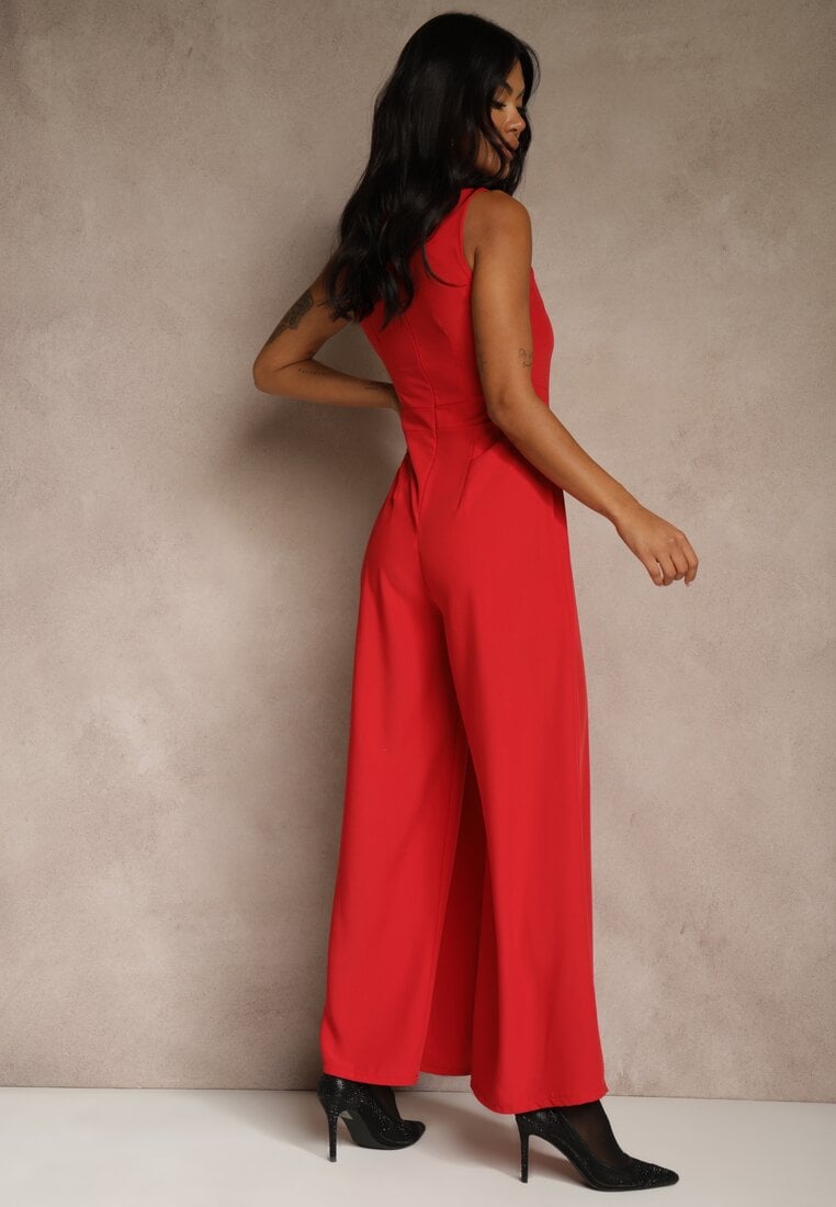 Czerwony Taliowany Kombinezon Ozdobiony Zakładkami Berinola