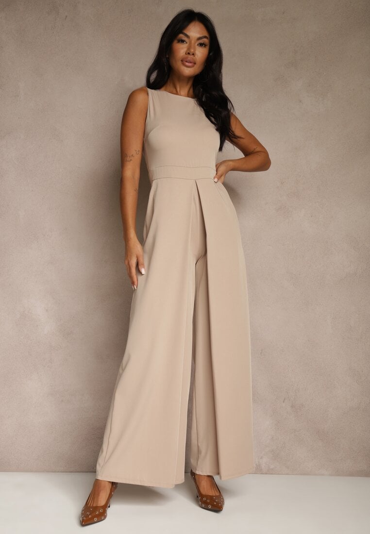 Beżowy Taliowany Kombinezon Ozdobiony Zakładkami Berinola