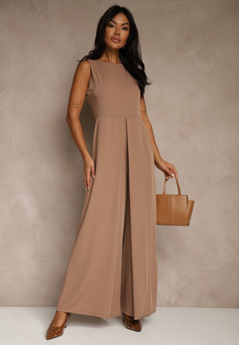 Ciemnobeżowy Taliowany Kombinezon Ozdobiony Zakładkami Berinola