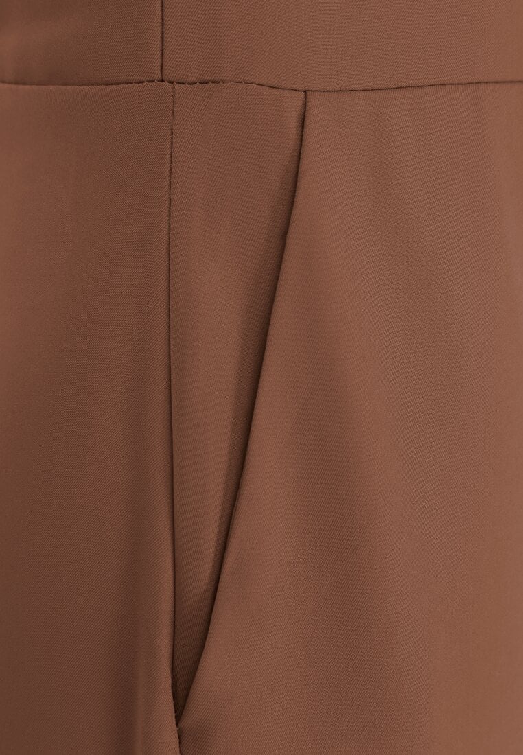 Brązowy Taliowany Kombinezon Ozdobiony Zakładkami Berinola