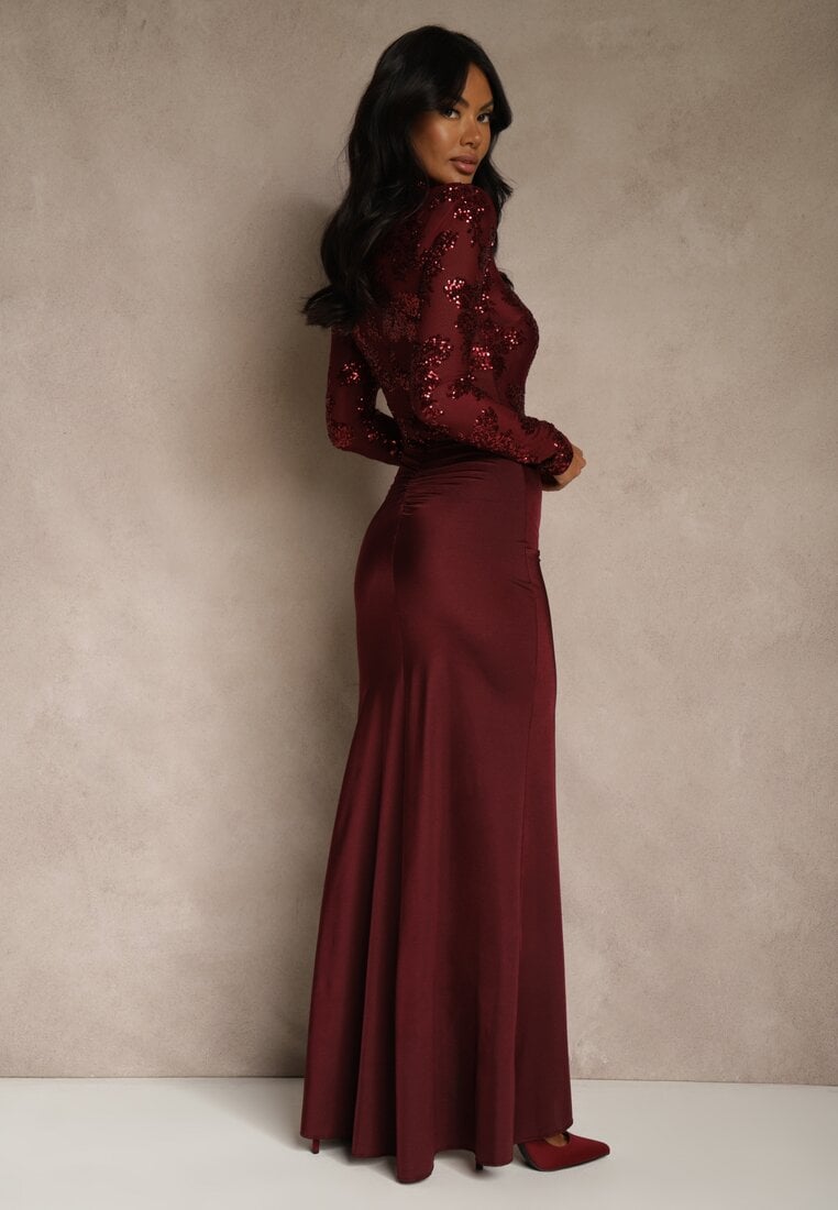 Bordowa Koktajlowa Sukienka z Półgolfem Zdobiona Cekinami i Trenem Nautitune