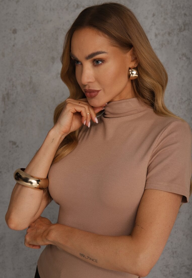 Beżowy Wiskozowy T-shirt o Dopasowanym Kroju z Golfem Isomina