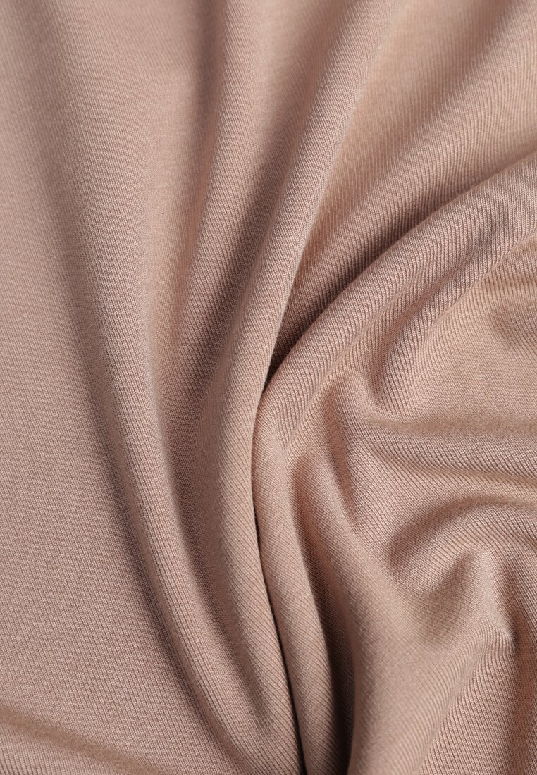 Beżowy Wiskozowy T-shirt o Dopasowanym Kroju z Golfem Isomina