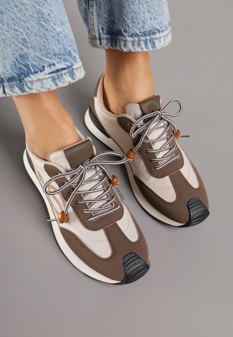 Brązowe Sneakersy Ozdobione Geometrycznym Motywem Phiaronei