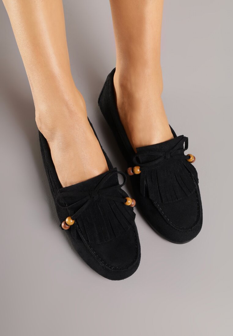 Czarne Mokasyny z Koralikami Kokardą i Frędzlami Nahda