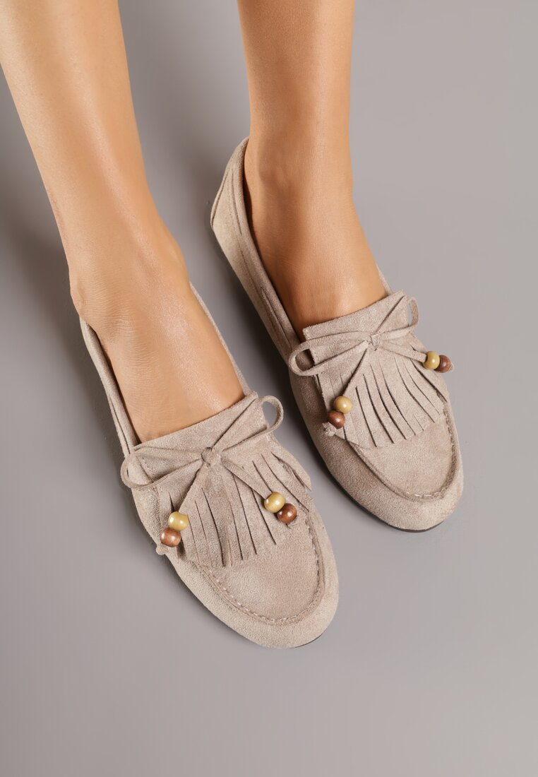 Ciemnobeżowe Mokasyny z Koralikami Kokardą i Frędzlami Nahda