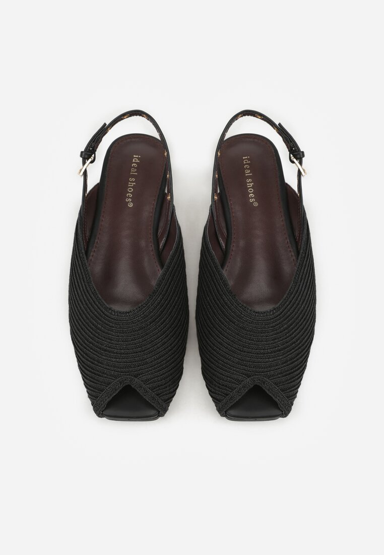 Czarne Sandały z Plecionką i Metalicznymi Ozdobami Crowstrider