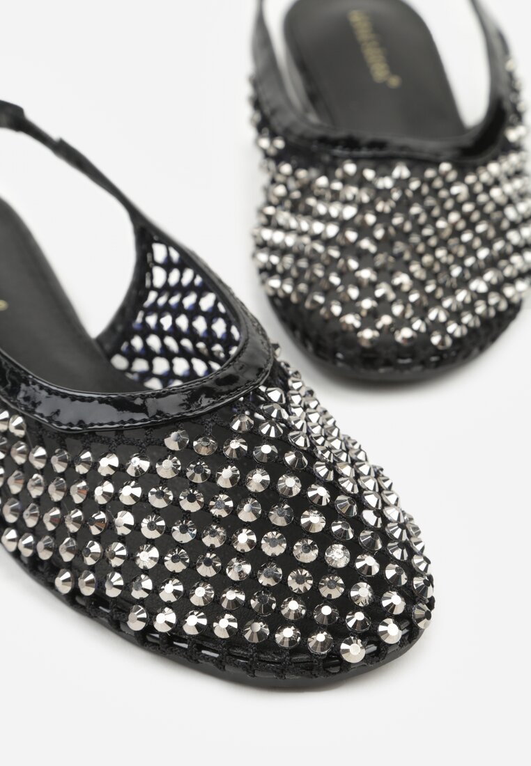 Czarne Sandały Lakierowane Ozdobione Cyrkoniami Yesmenor