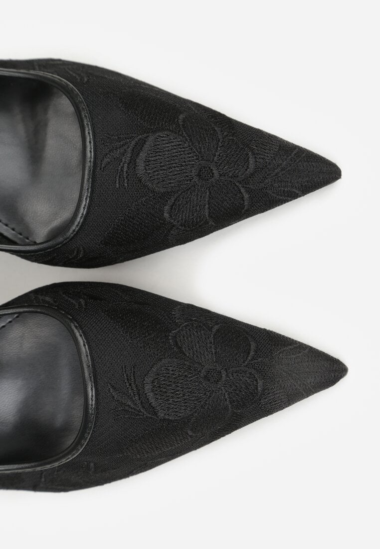 Czarne Sandały na Szpilce Ozdobione Haftem Chelmeda