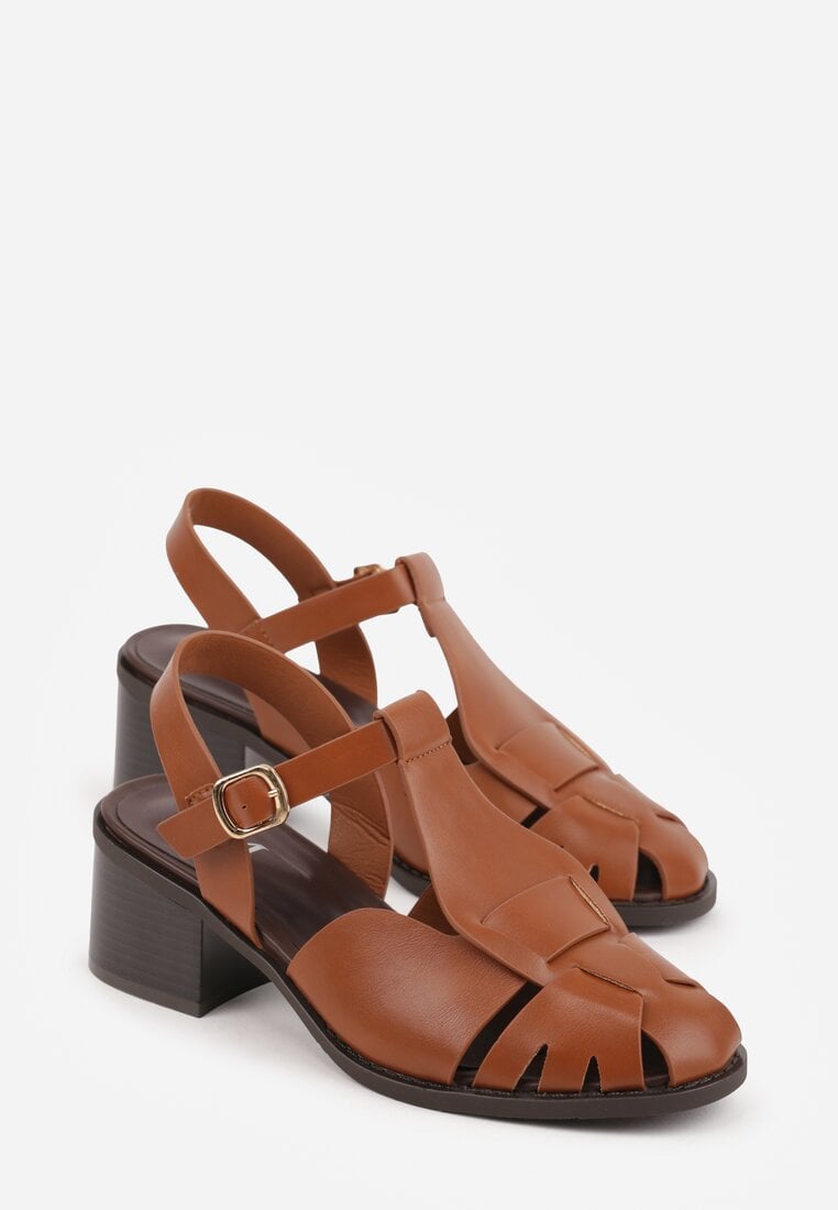 Brązowe Sandały na Słupku Ozdobione Wycięciami Rharlan