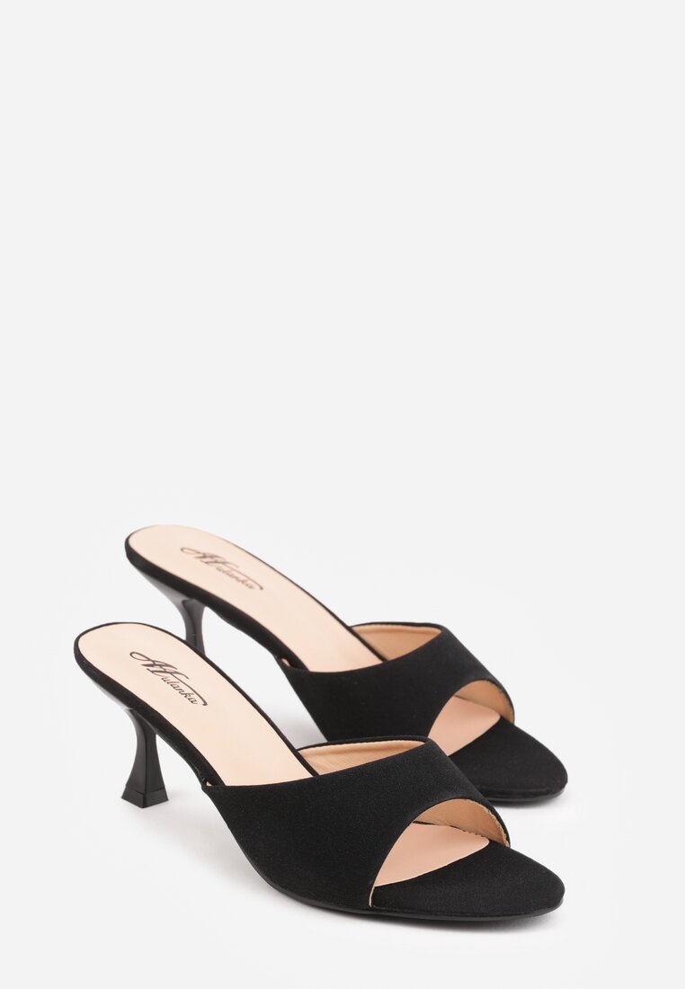 Czarne Klapki na Obcasie Kaczuszka z Odkrytym Noskiem Nadah