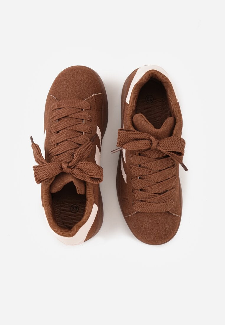Brązowo-Białe Sneakersy na Niskiej Platformie z Naszywkami Flordexia
