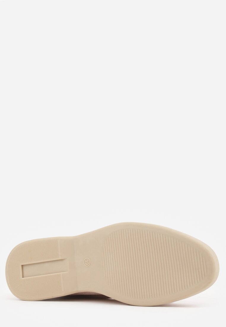 Różowe Mokasyny z Imitacji Zamszu Zdobione Zawieszką i Przeszyciem Aezoris