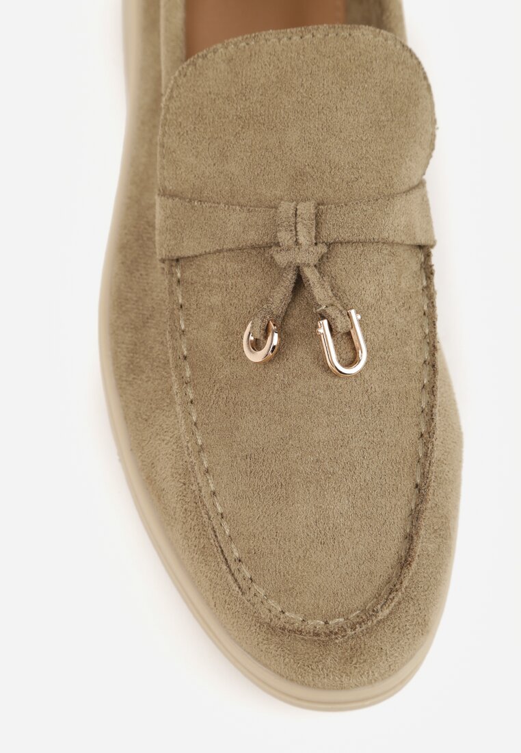 Jasnozielone Mokasyny z Imitacji Zamszu Zdobione Zawieszką i Przeszyciem Aezoris