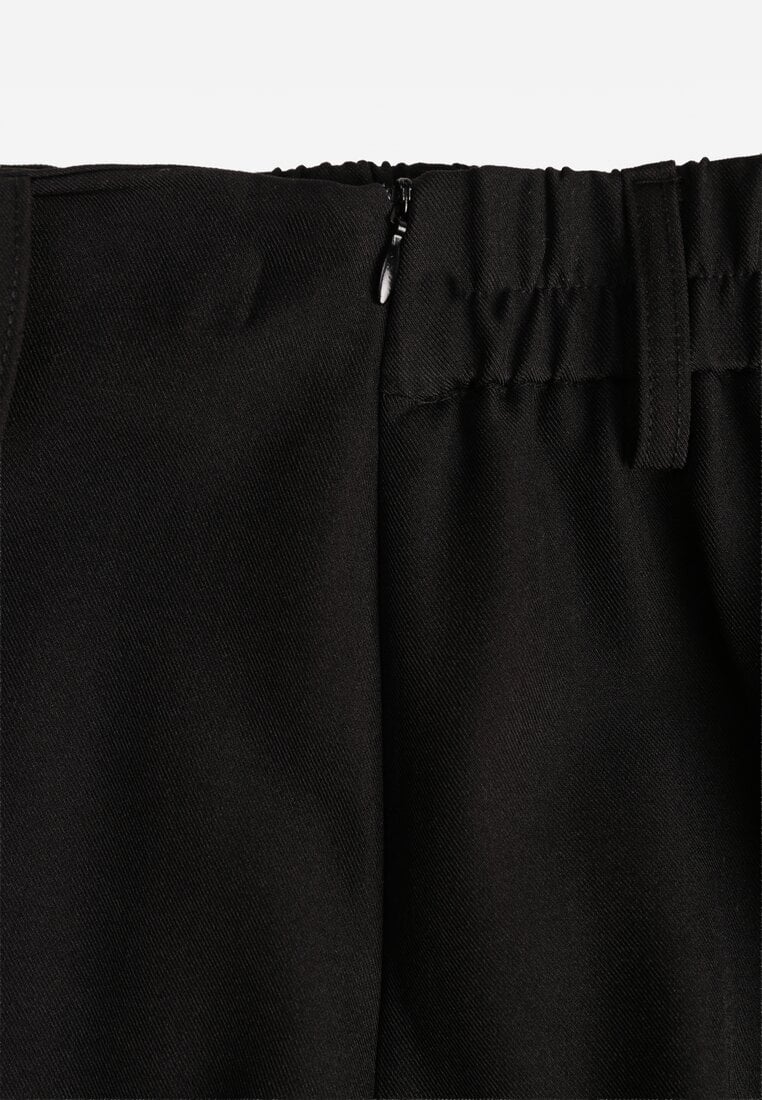 Czarne Spódnico-Szorty z Metalicznymi Sercami przy Łańcuszku Meztila