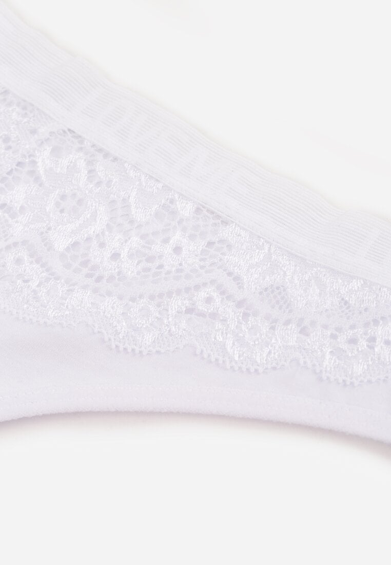 Białe Majtki Typu Stringi z Bawełną i Koronką Zeliche