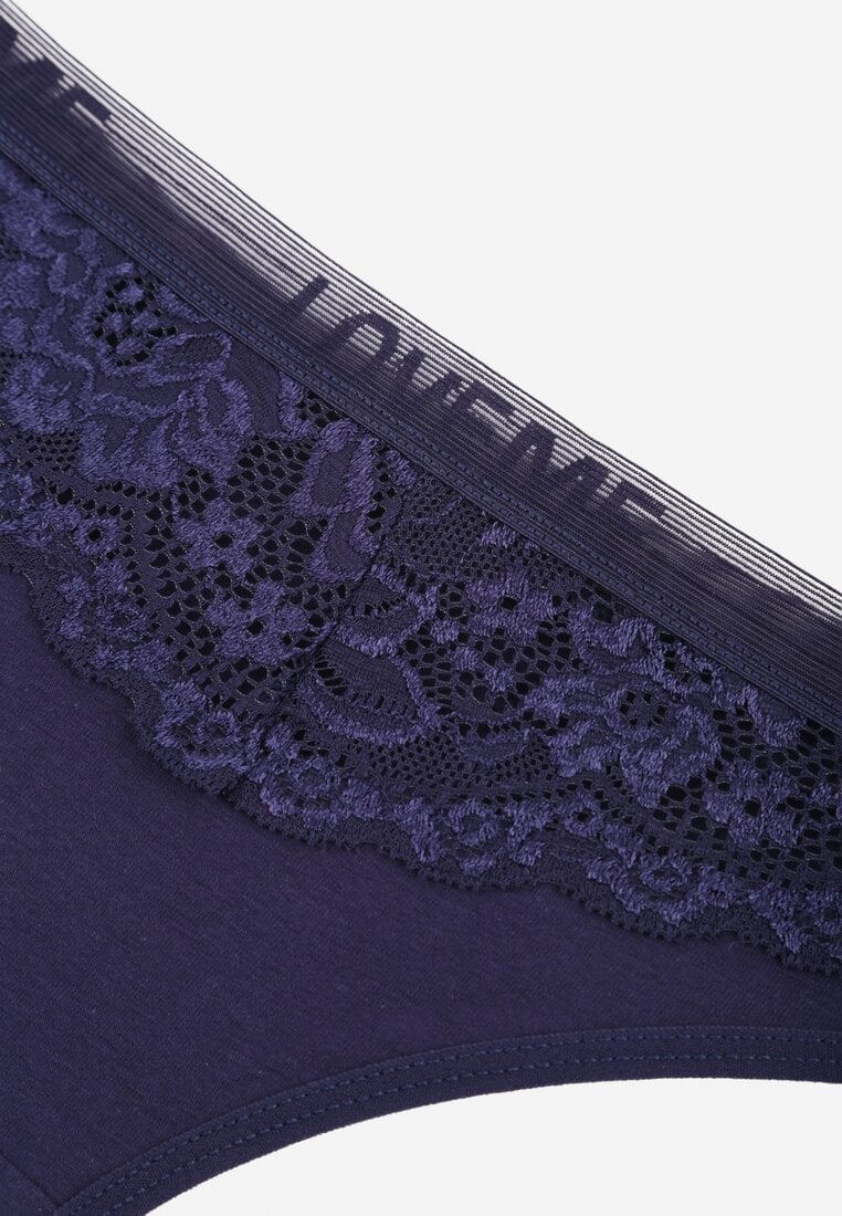 Granatowe Majtki Typu Stringi z Bawełną i Koronką Zeliche