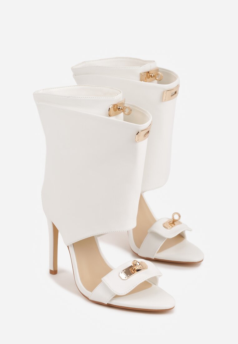 Białe Sandały Typu Botki z Metalicznymi Klamrami Zaehlyss