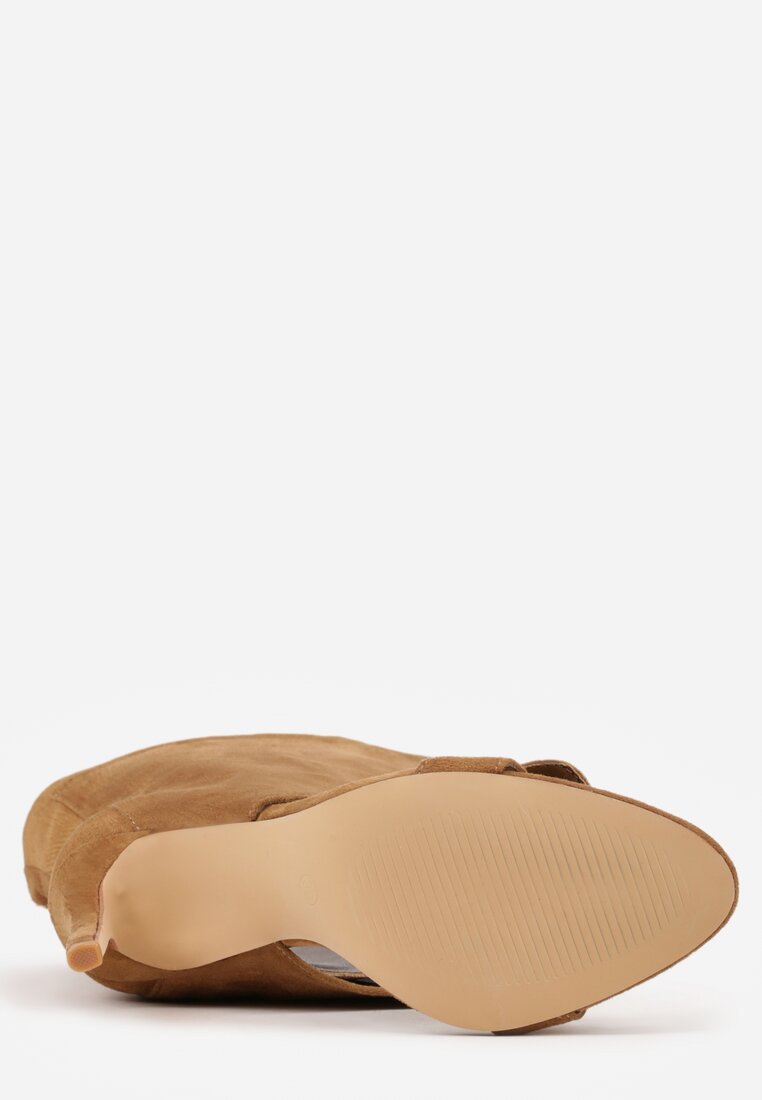 Ciemnobeżowe Sandały Typu Botki z Metalicznymi Klamrami Zaehlyss