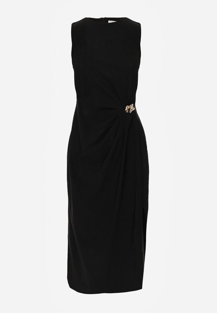 Czarna Sukienka z Wiskozą Bez Rękawów z Rozcięciem na Nogę i Ozdobą Kauri