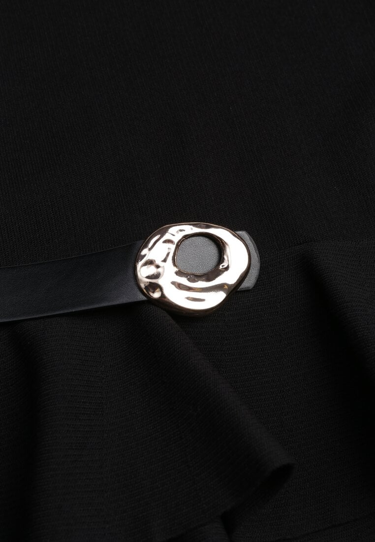 Czarna Dzianinowa Bluzka Baskinka z Paskiem i Klamrą Megassa