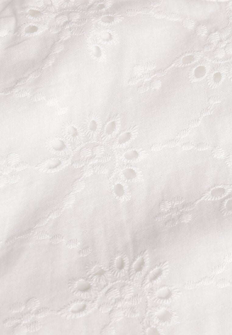 Biała Bawełniana Sukienka Ażurowa o Rozkloszowanym Fasonie na Ramiączkach Samesi