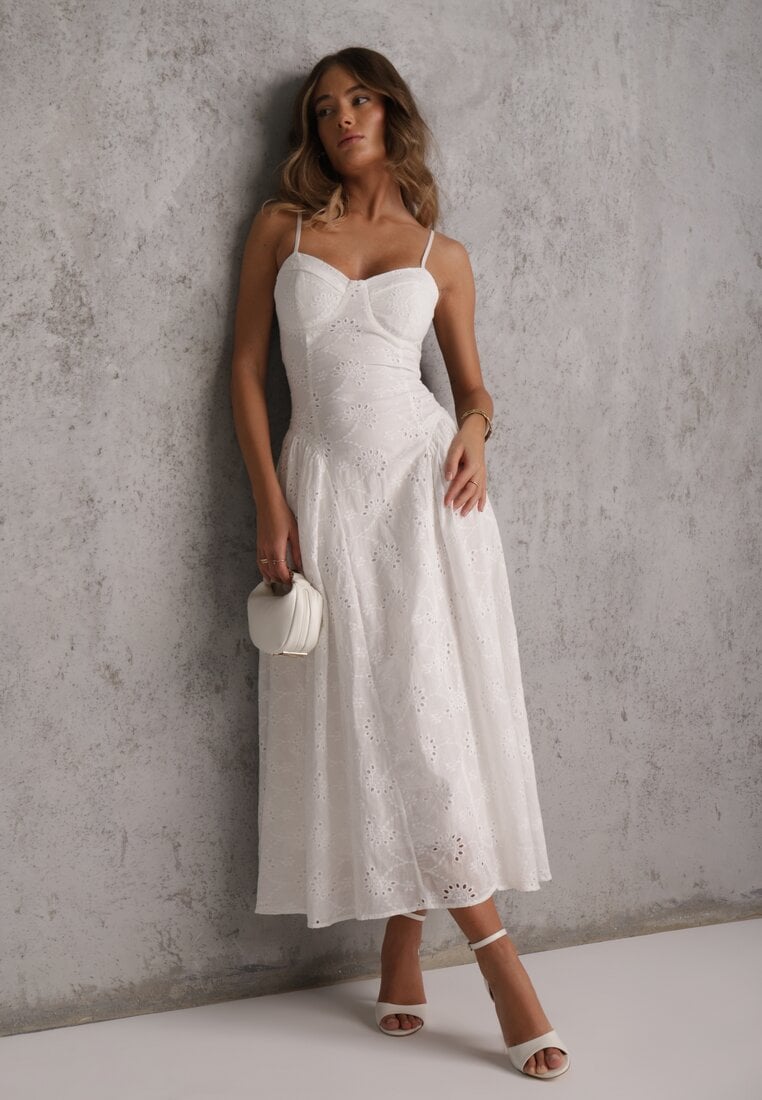 Biała Bawełniana Sukienka Ażurowa o Rozkloszowanym Fasonie na Ramiączkach Samesi