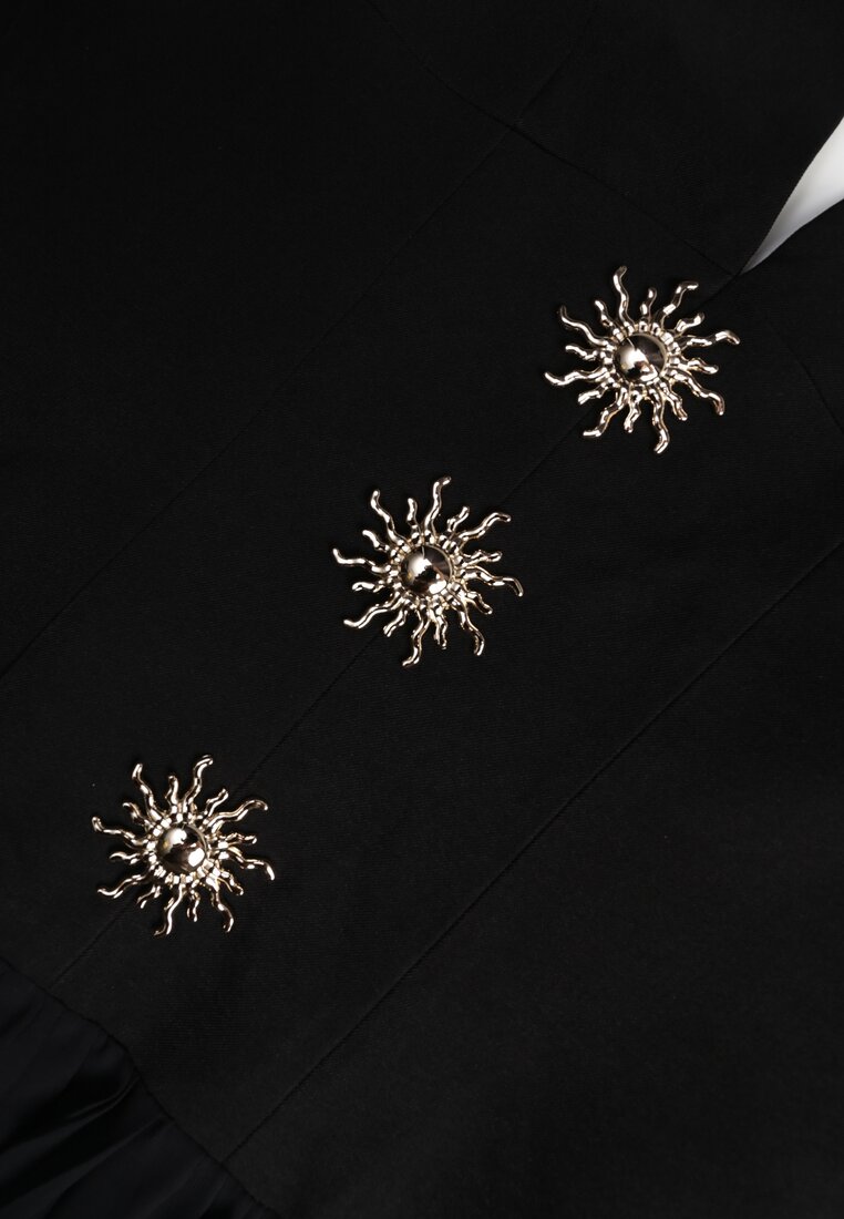 Czarna Sukienka z Dekoltem Halter i Ozodbymi Guzikami z Przodu Nesia