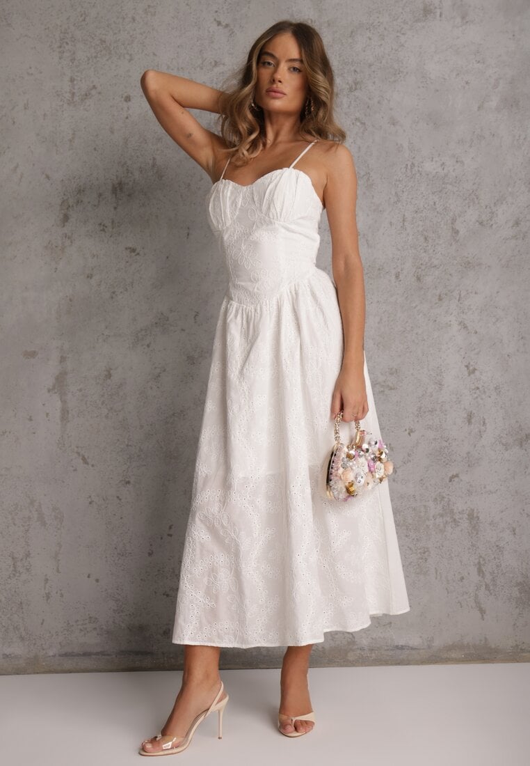 Biała Rozkloszowana Sukienka z Bawełny na Ramiączka Zdobiona Haftem Adozaphaura